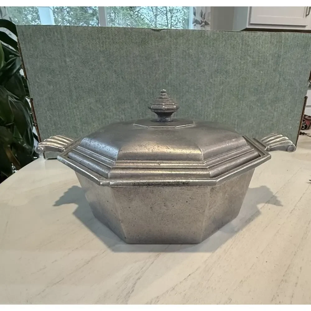 International Silver‎ Co Pewter Rustic Farmhouse Covered Casserole Dish w/Lid